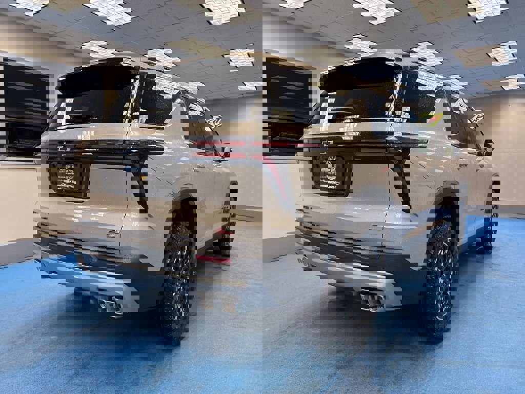 New 2026 Chevrolet Traverse Z71 w/ LPO, Floor Liner Package image 2