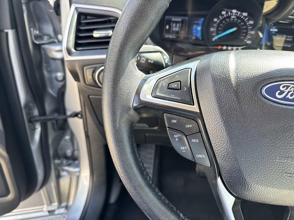 Used 2024 Ford Edge SEL image 23