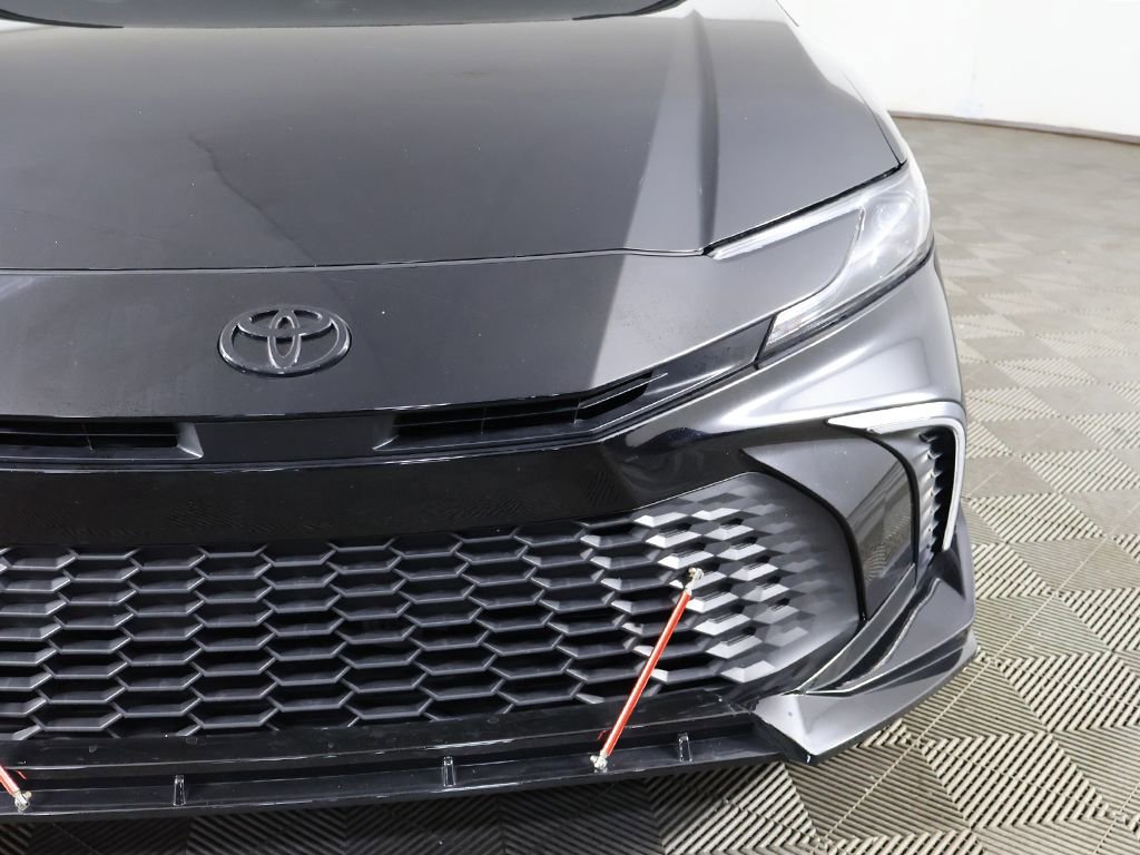 Used 2025 Toyota Camry SE FWD image 14