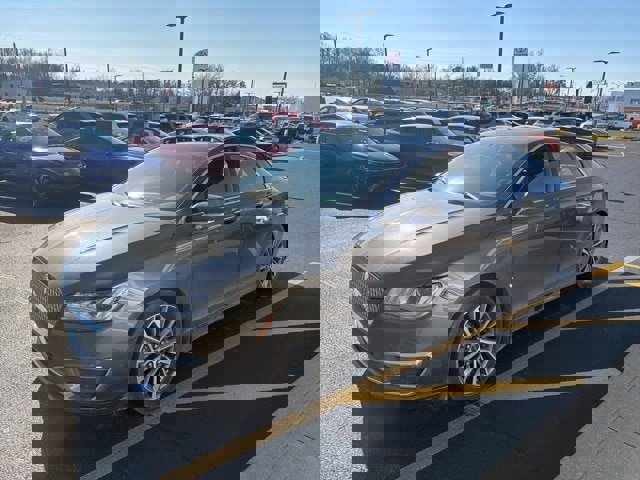 Used 2017 Lincoln MKZ Select image 2