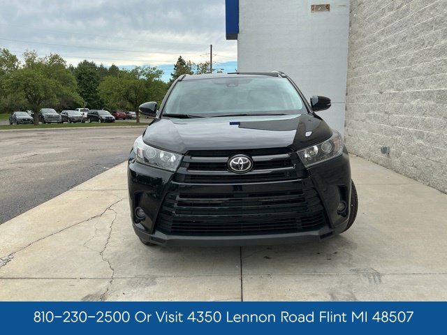 Used 2019 Toyota Highlander SE AWD/4WD image 9
