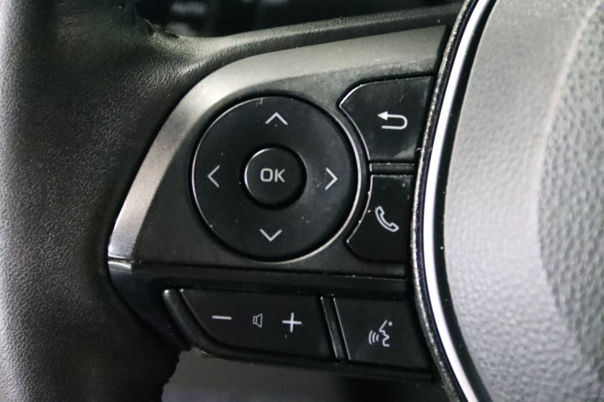 Used 2022 Toyota RAV4 XLE Premium AWD/4WD image 15