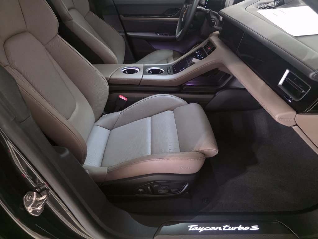 Certified 2024 Porsche Taycan Turbo S AWD/4WD image 21