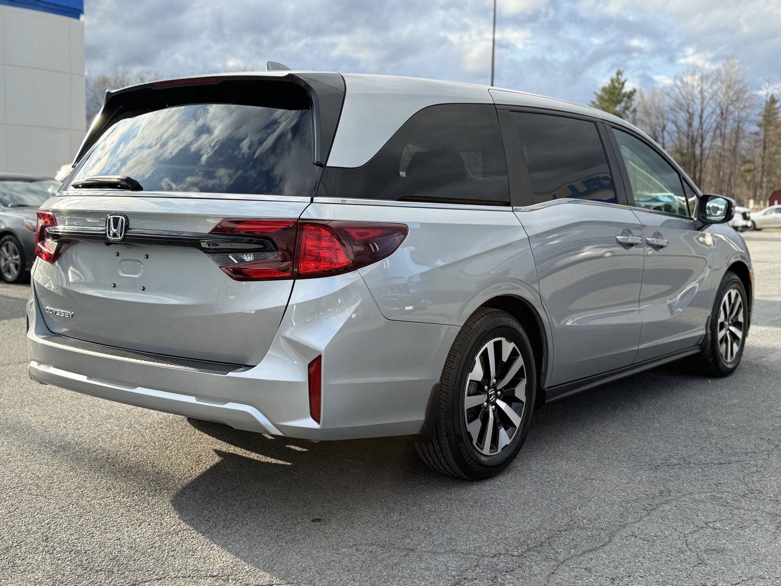 Certified 2026 Honda Odyssey EX-L image 5
