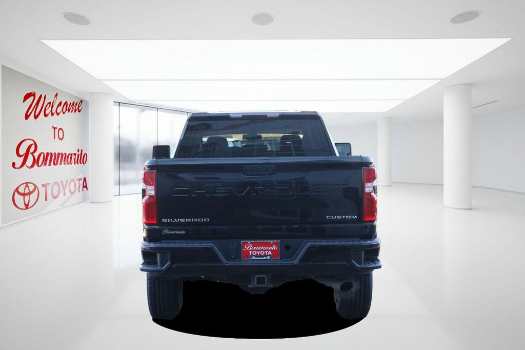 Used 2021 Chevrolet Silverado 2500 Custom w/ Custom Value Package image 6