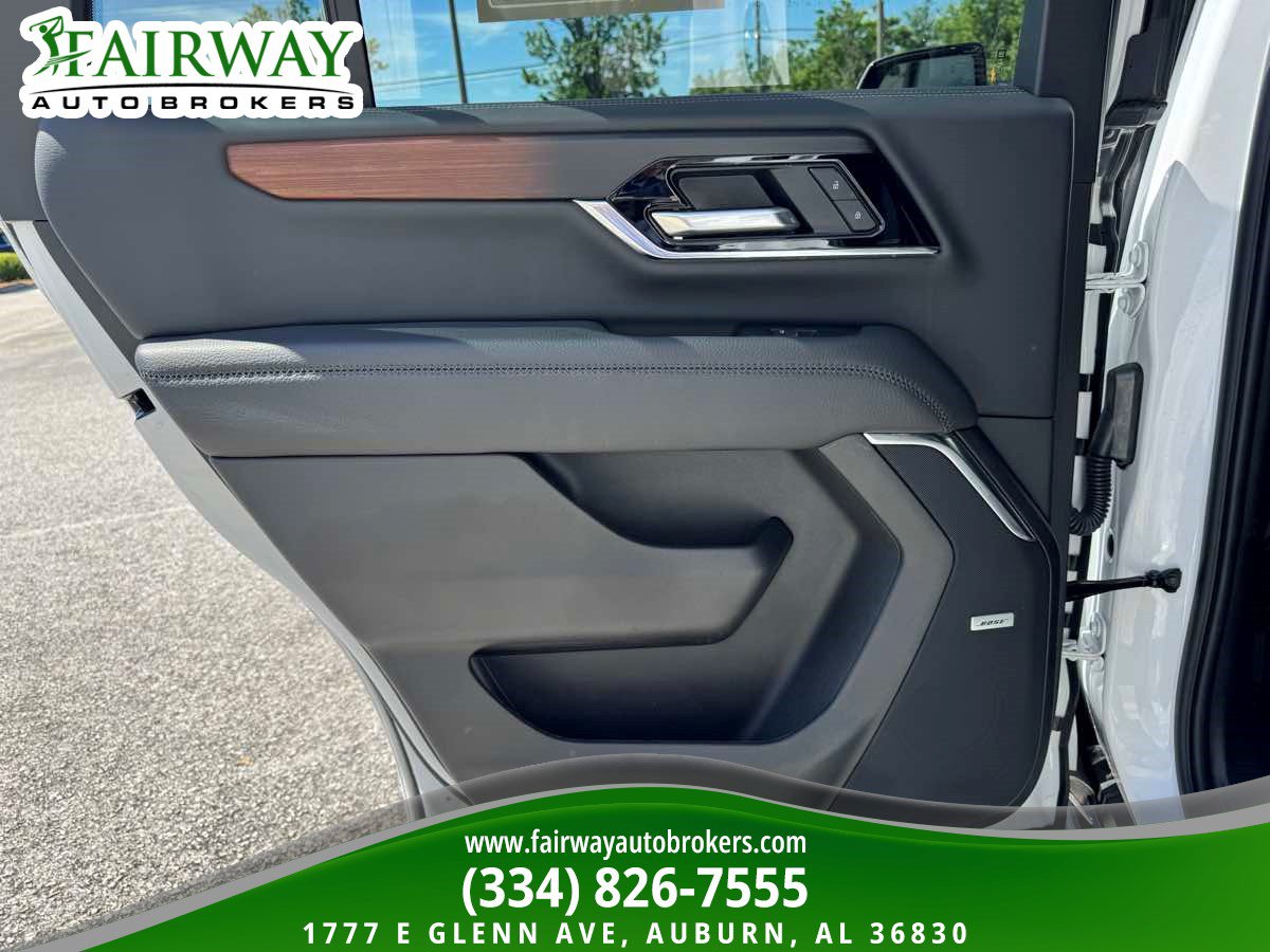 Used 2025 GMC Yukon Denali AWD/4WD image 35