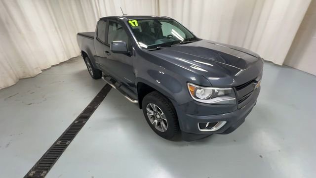Used 2017 Chevrolet Colorado Z71 AWD/4WD image 2