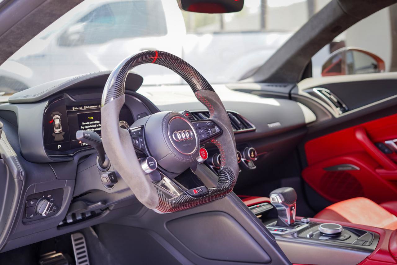 Used 2020 Audi R8 V10 w/ Carbon Exterior Package AWD/4WD image 10