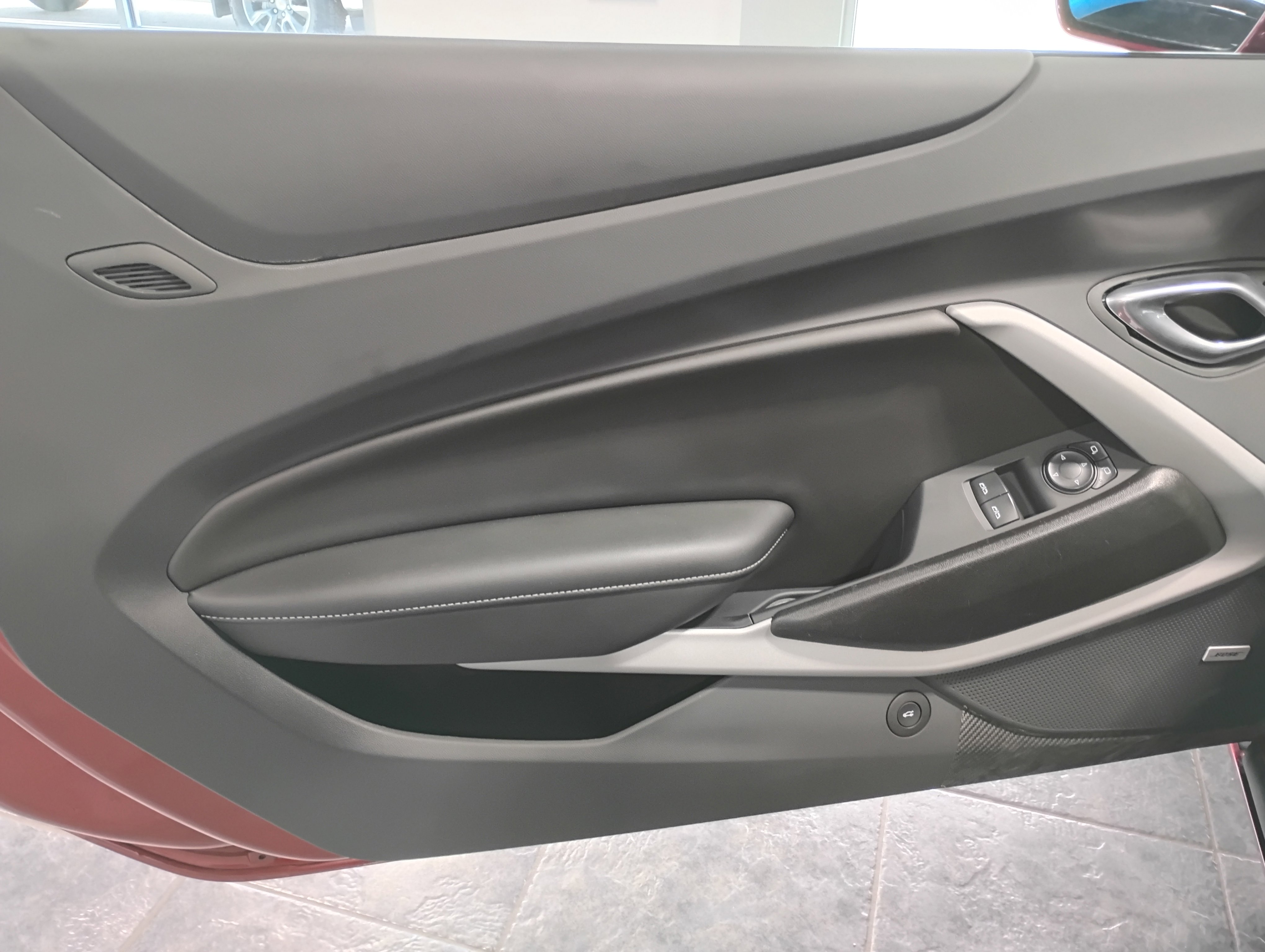 Used 2023 Chevrolet Camaro LT w/ Technology Package RWD image 10