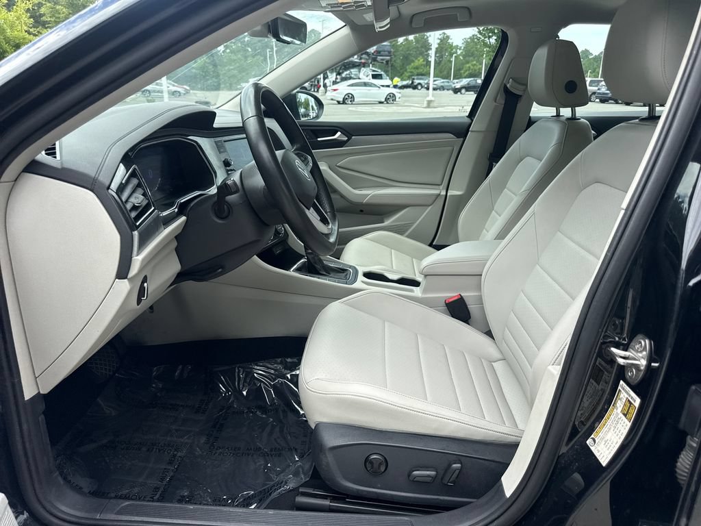 Used 2023 Volkswagen Jetta SE FWD image 12