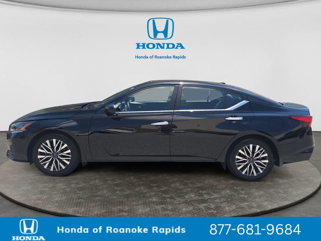 Used 2024 Nissan Altima 2.5 SV w/ SV Premium Package FWD image 2