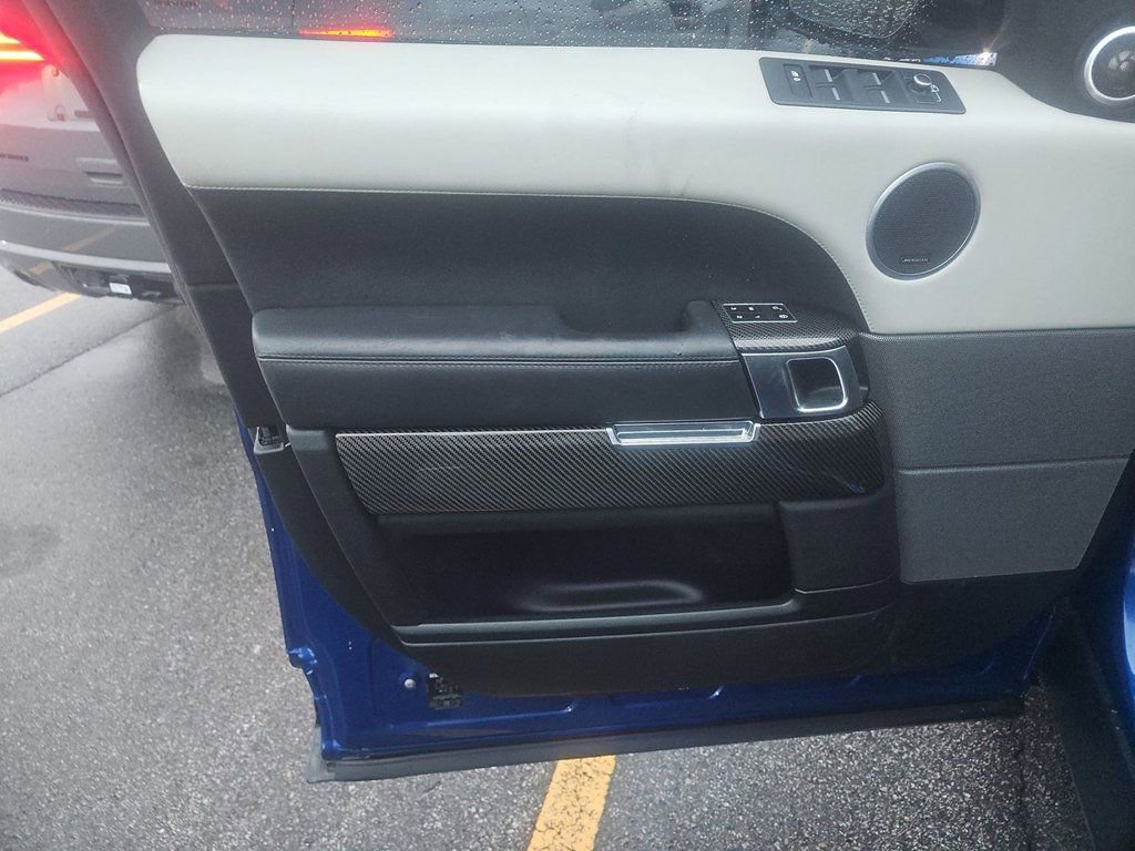 Used 2015 Land Rover Range Rover Sport SVR image 10