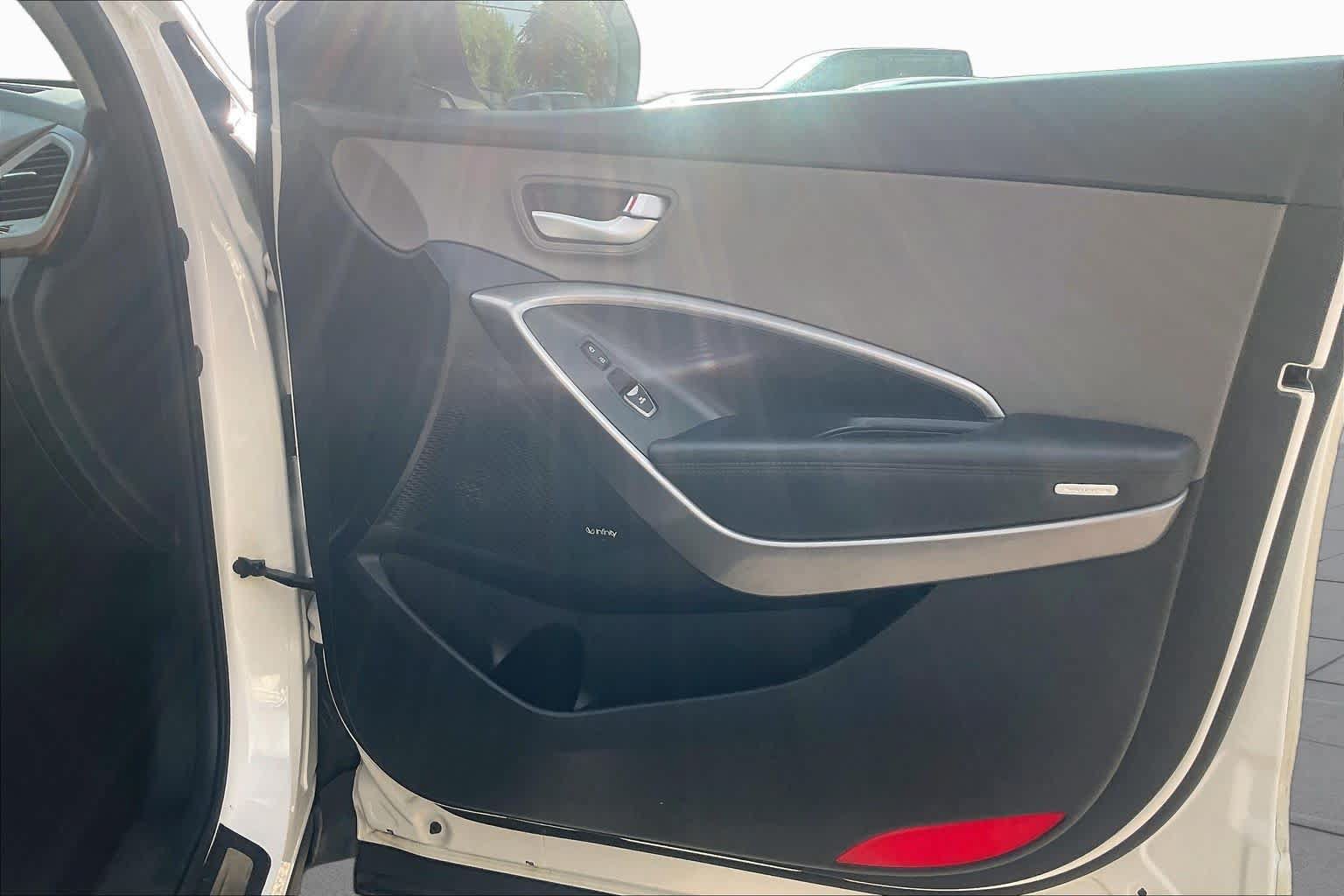 Used 2017 Hyundai Santa Fe Limited FWD image 20