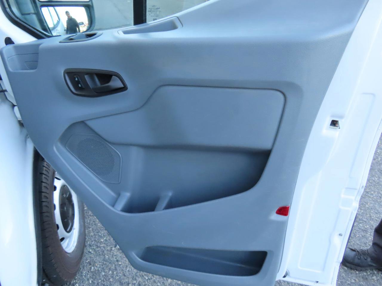 Used 2015 Ford Transit 150 130 Low Roof RWD image 11