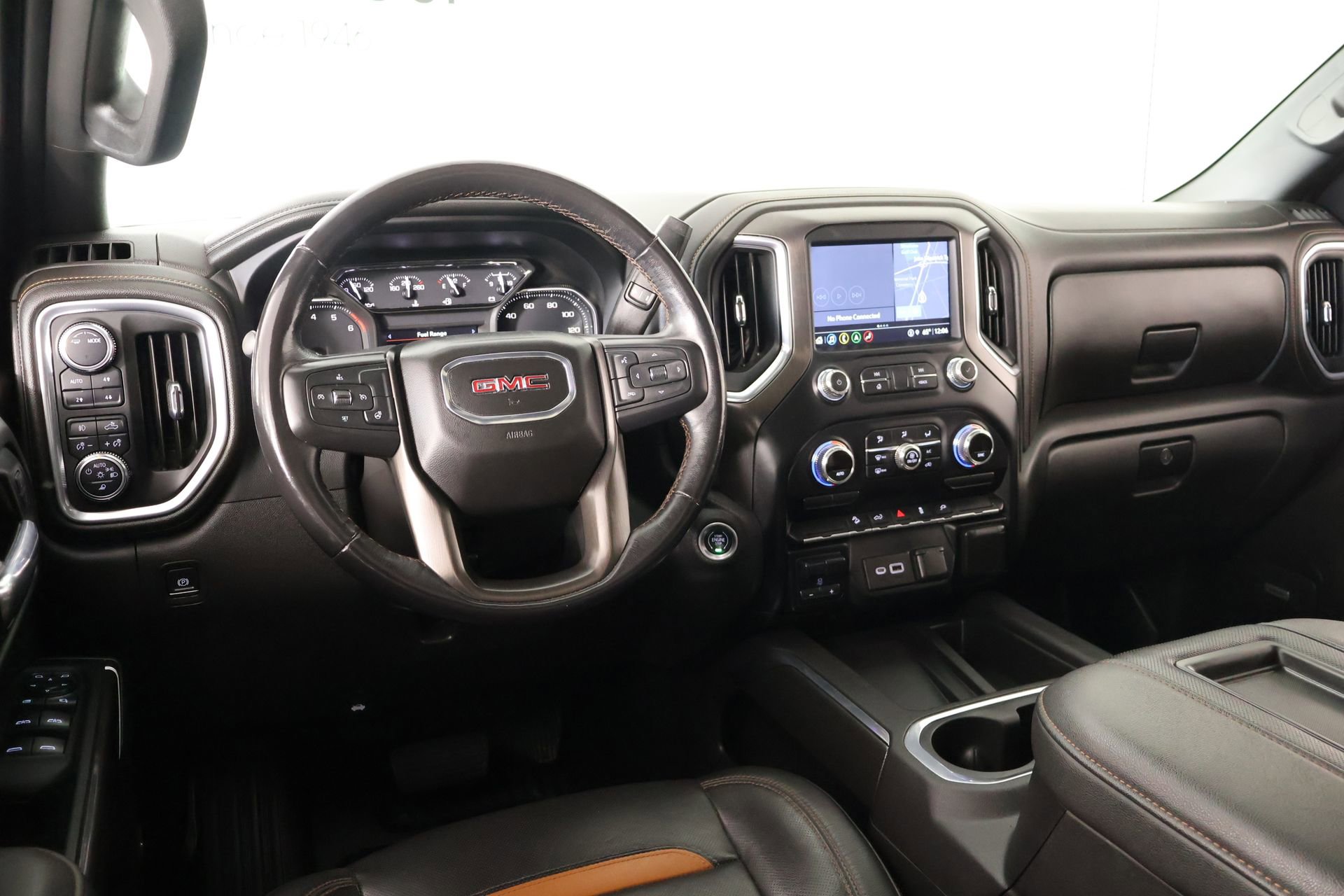 Used 2022 GMC Sierra 1500 AT4 w/ AT4 Preferred Package AWD/4WD image 2