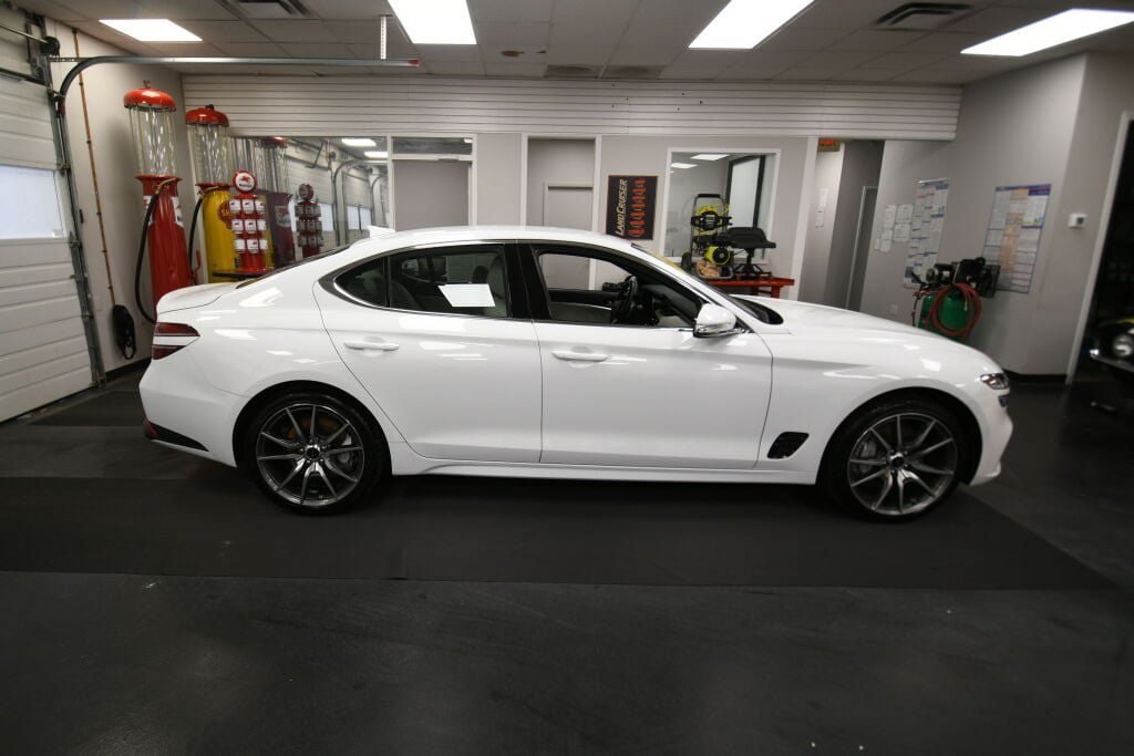 Used 2025 Genesis G70 2.5T AWD/4WD image 9