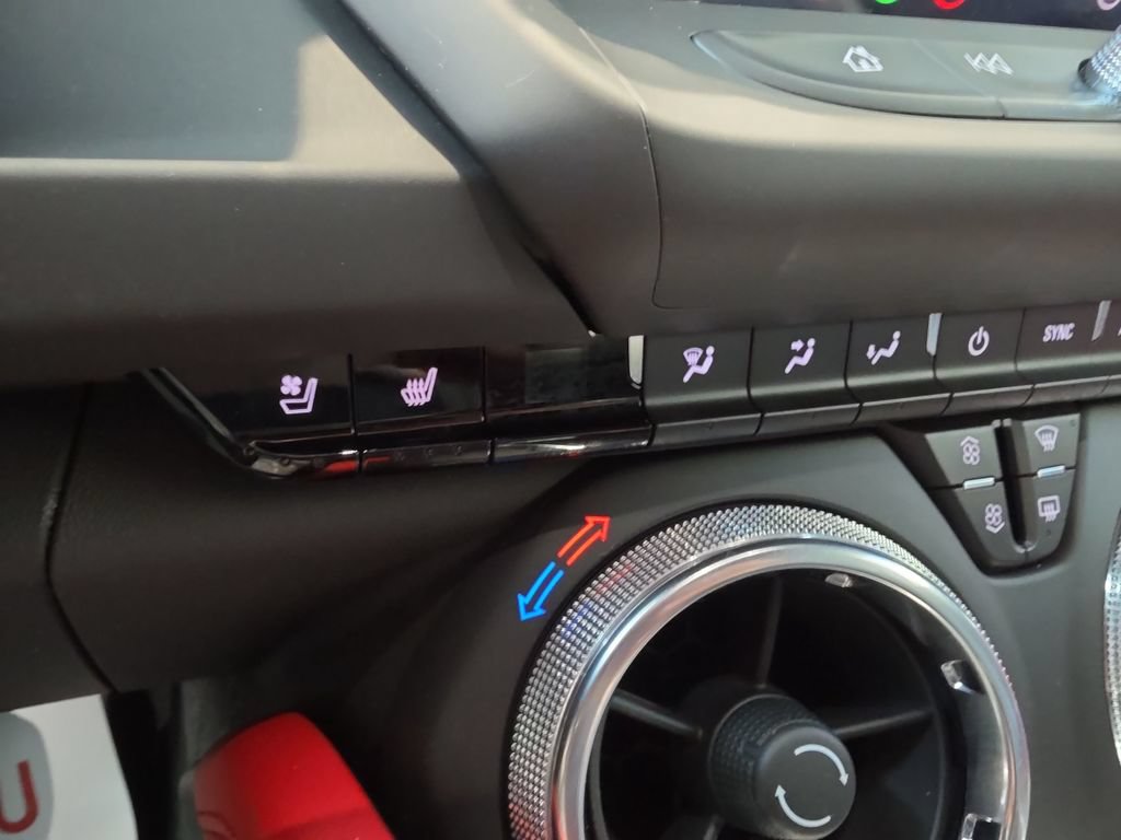 Used 2020 Chevrolet Camaro ZL1 RWD image 30