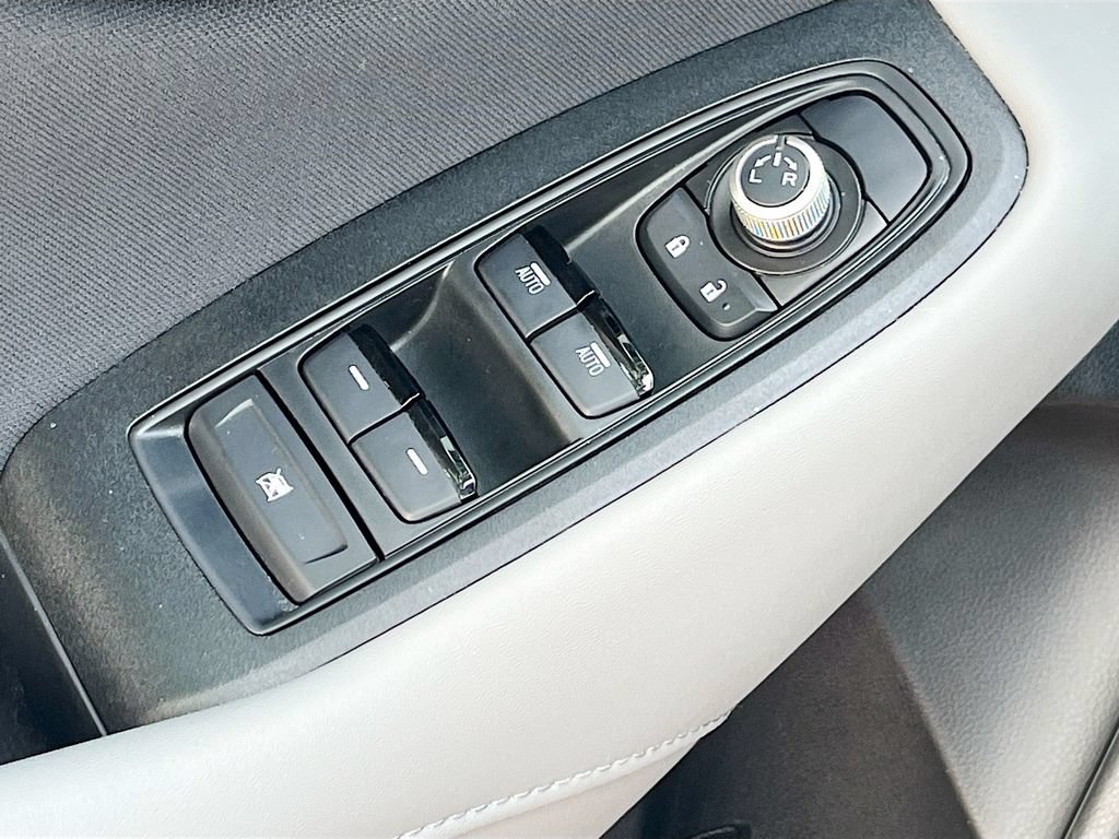 Used 2025 Subaru Outback Premium AWD/4WD image 17