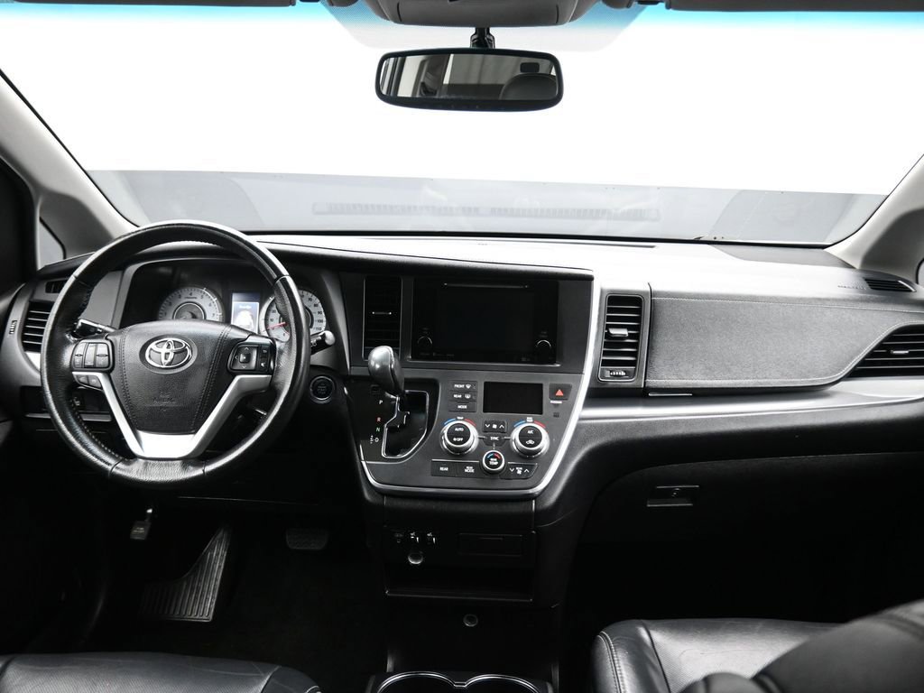 Used 2017 Toyota Sienna SE w/ SE Preferred Package image 50