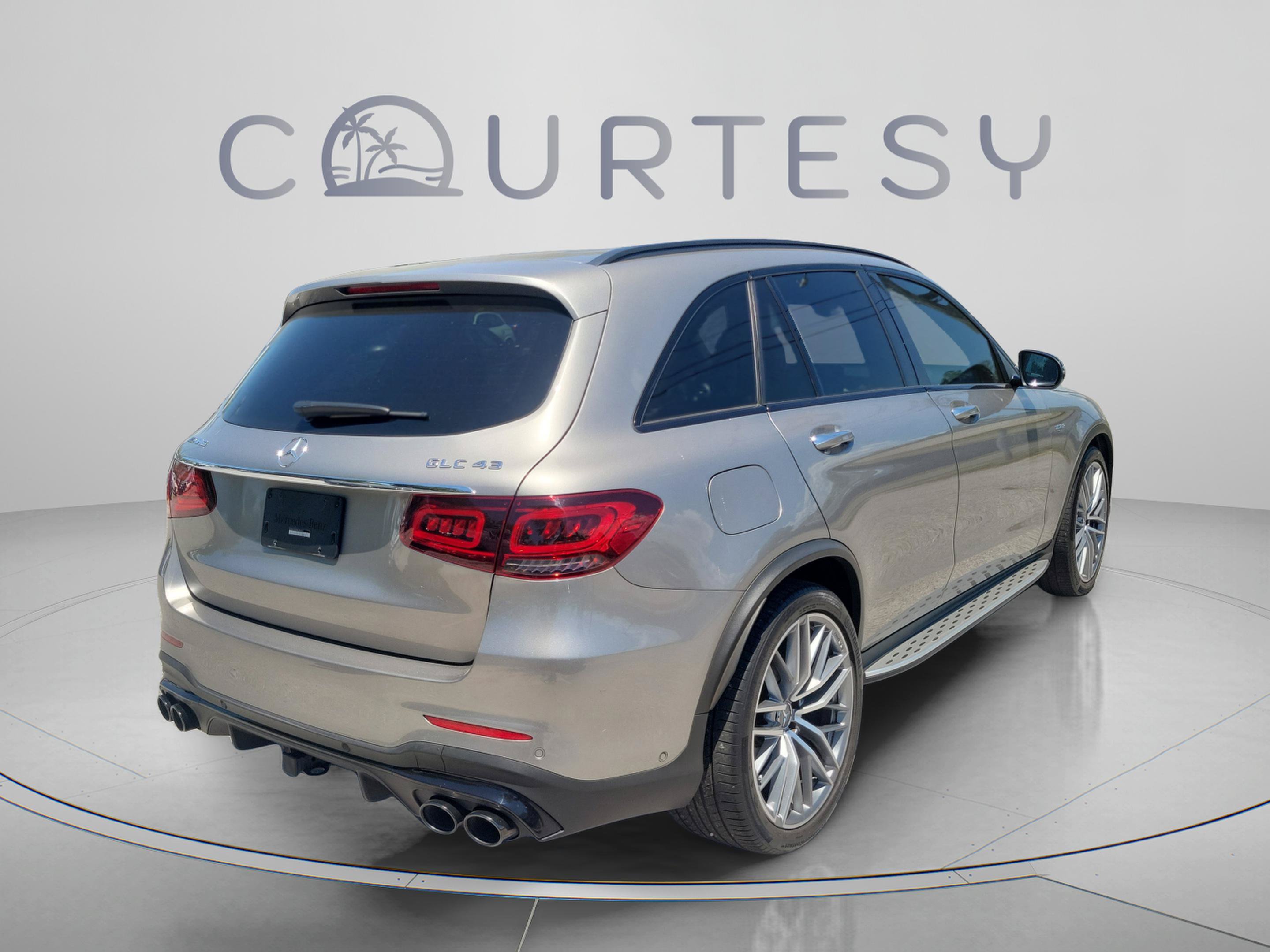 Certified 2022 Mercedes-Benz GLC 43 AMG 4MATIC image 4