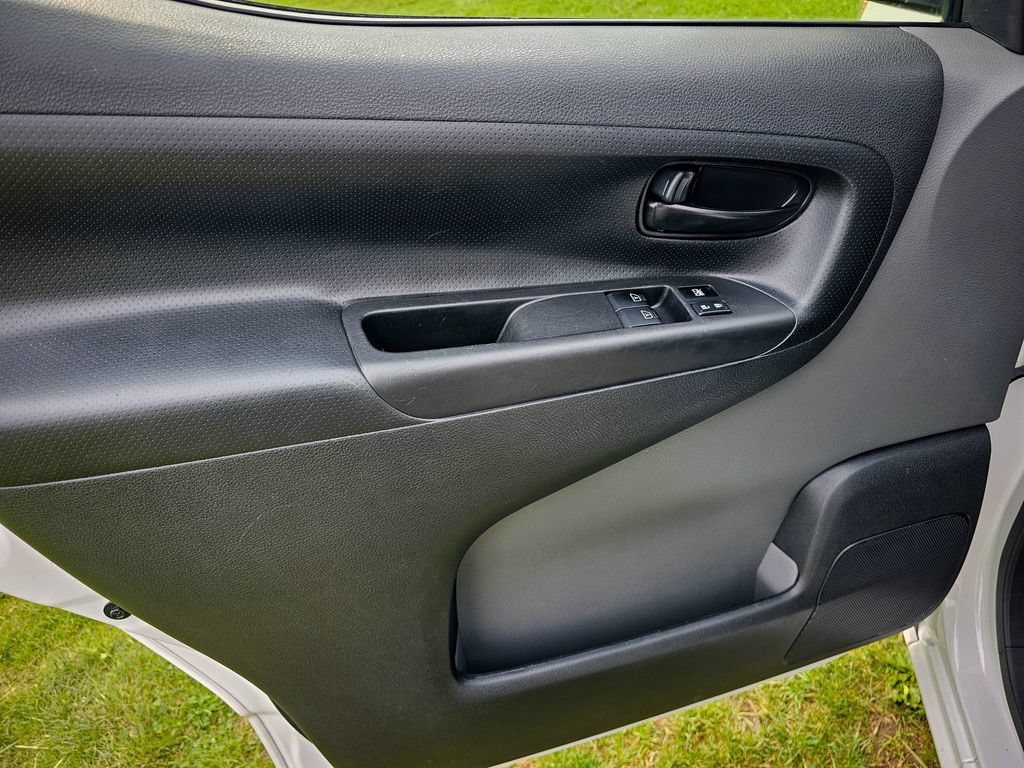 Used 2021 Nissan NV200 SV w/ Back Door Glass Package FWD image 9