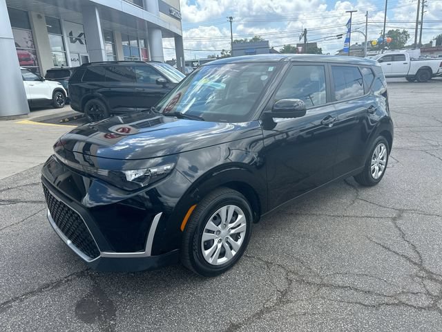 Certified 2025 Kia Soul LX FWD image 11