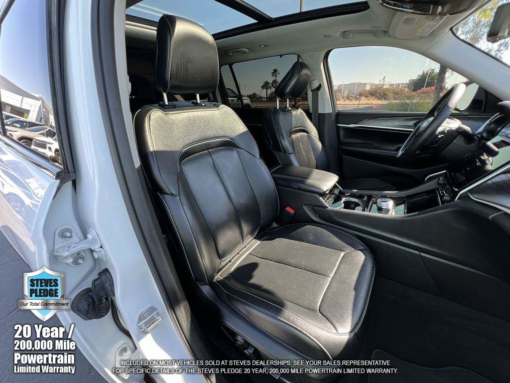 Used 2023 Jeep Grand Cherokee L Limited w/ Luxury Tech Group II RWD image 33