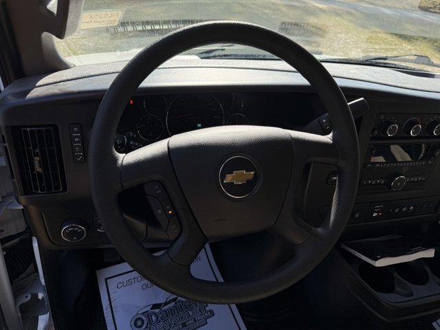 Used 2025 Chevrolet Express 3500 LT w/ LT Preferred Equipment Group RWD image 18