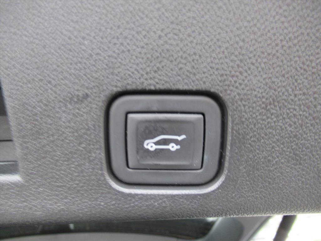 Used 2024 Chevrolet Traverse RS w/ LPO, Floor Liner Package image 37