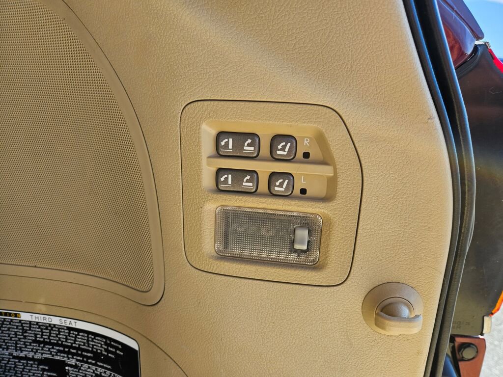 Used 2010 Lexus LX 570 4WD image 10