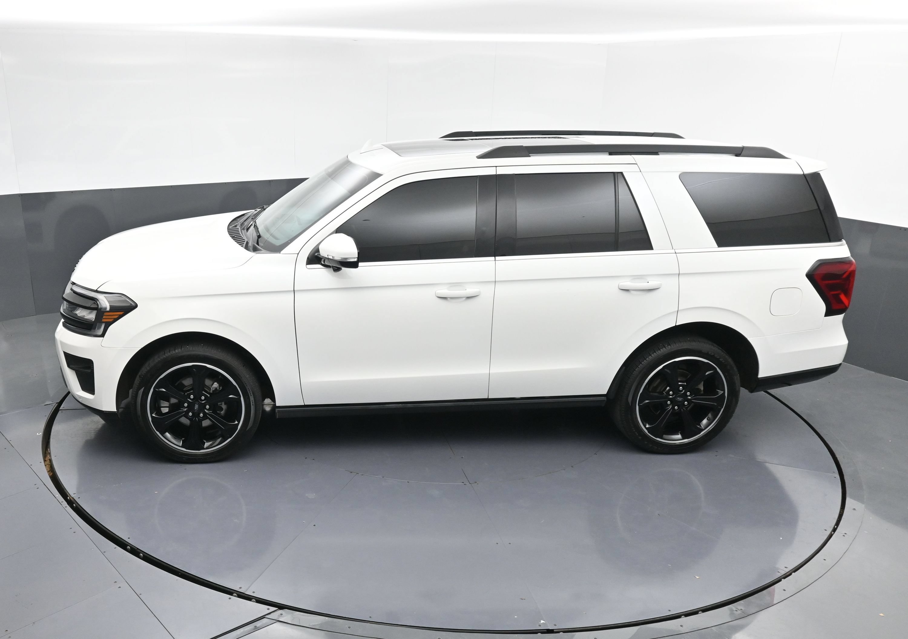Used 2023 Ford Expedition Limited RWD image 37