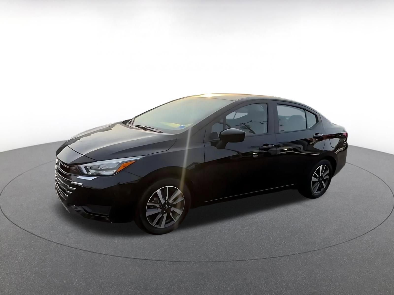 Used 2025 Nissan Versa SV image 8