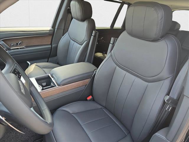 New 2025 Land Rover Range Rover Long Wheelbase SE image 16