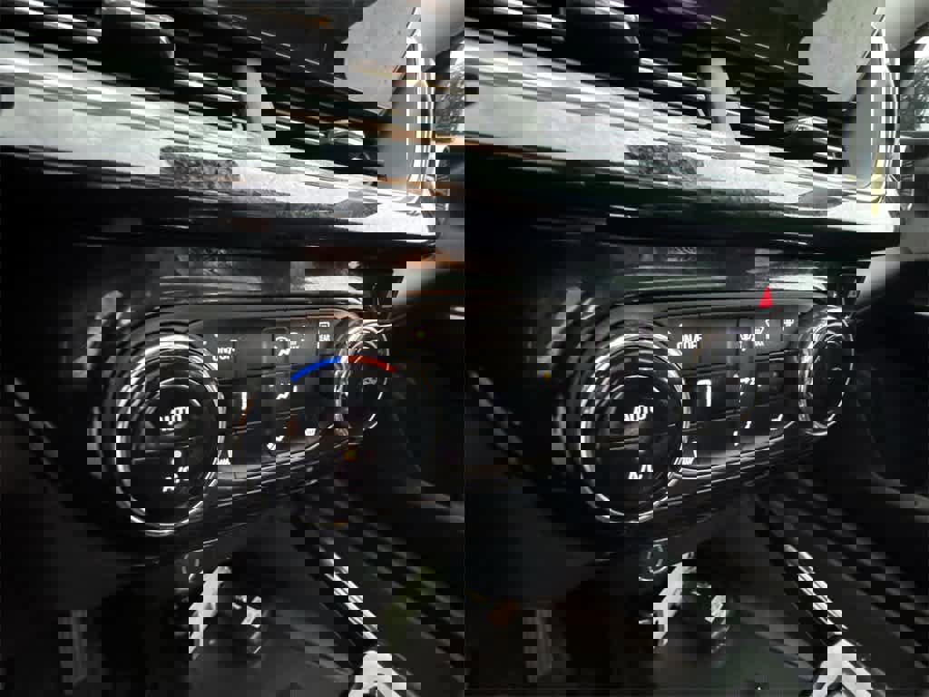 Certified 2024 Chevrolet Trax ACTIV image 19