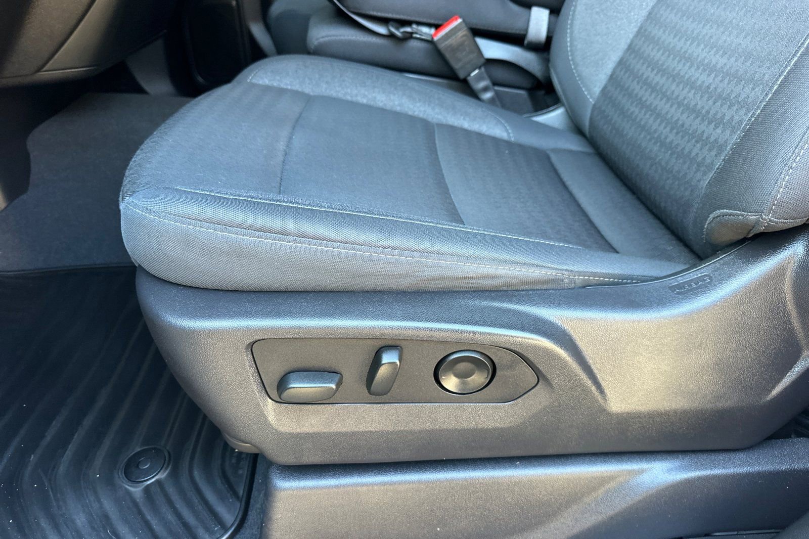 Certified 2024 GMC Sierra 1500 Pro w/ Graphite Edition image 13