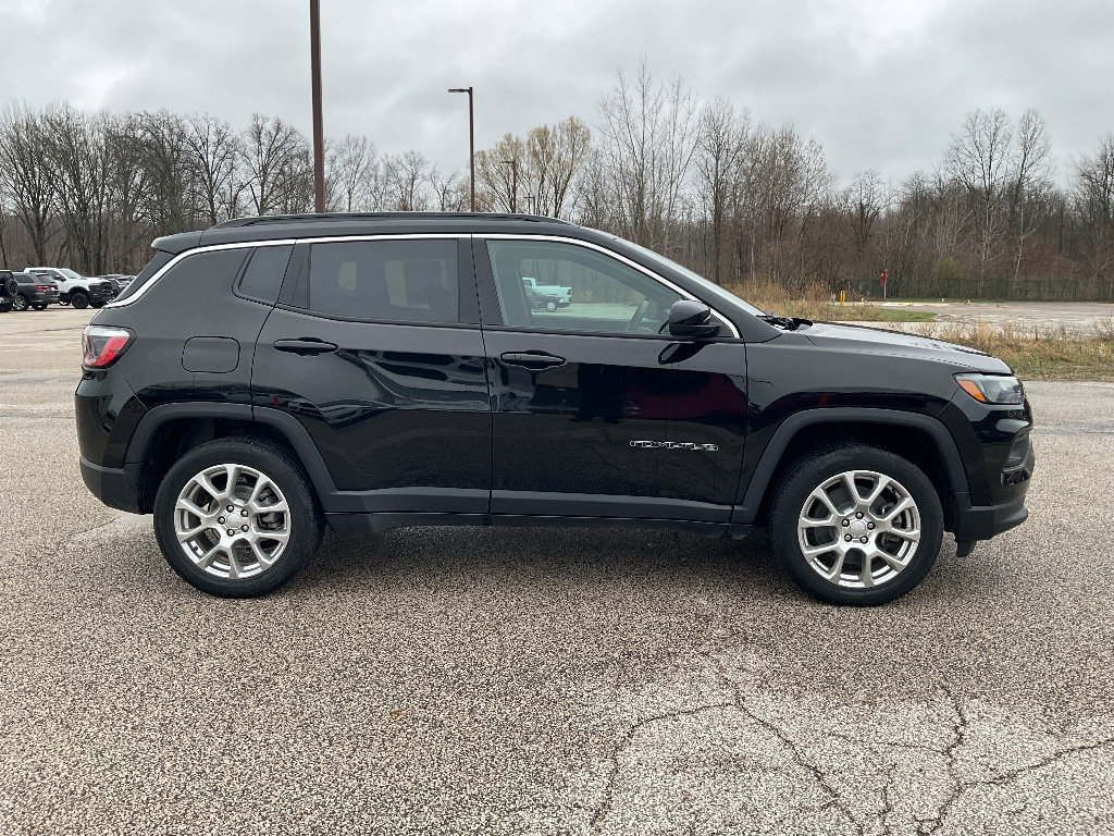 Used 2023 Jeep Compass Latitude AWD/4WD image 4