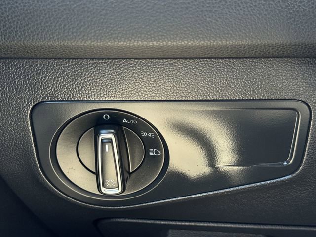 Used 2021 Volkswagen Tiguan SE AWD/4WD image 17
