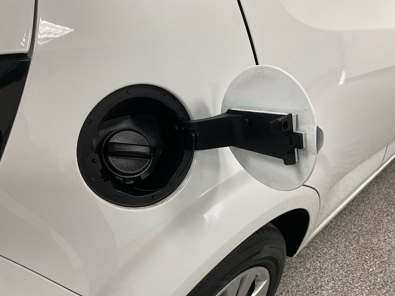 Used 2017 Chevrolet Sonic LT image 27