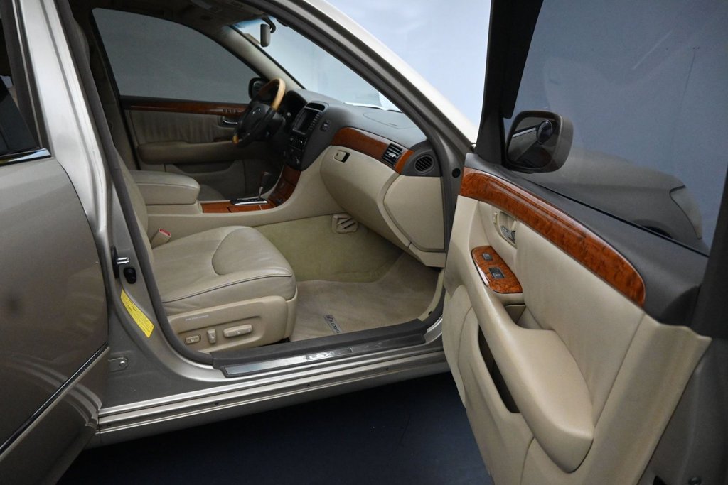 Used 2006 Lexus LS 430 RWD image 12