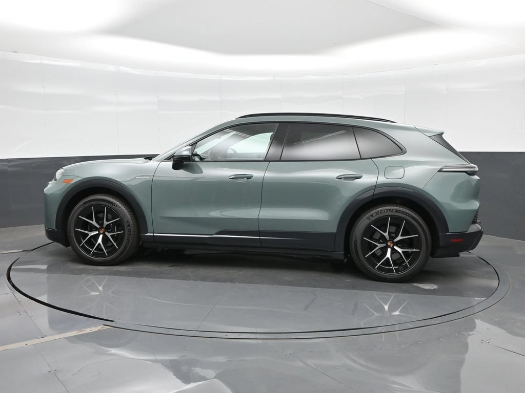New 2026 Porsche Cayenne Electric AWD/4WD image 2