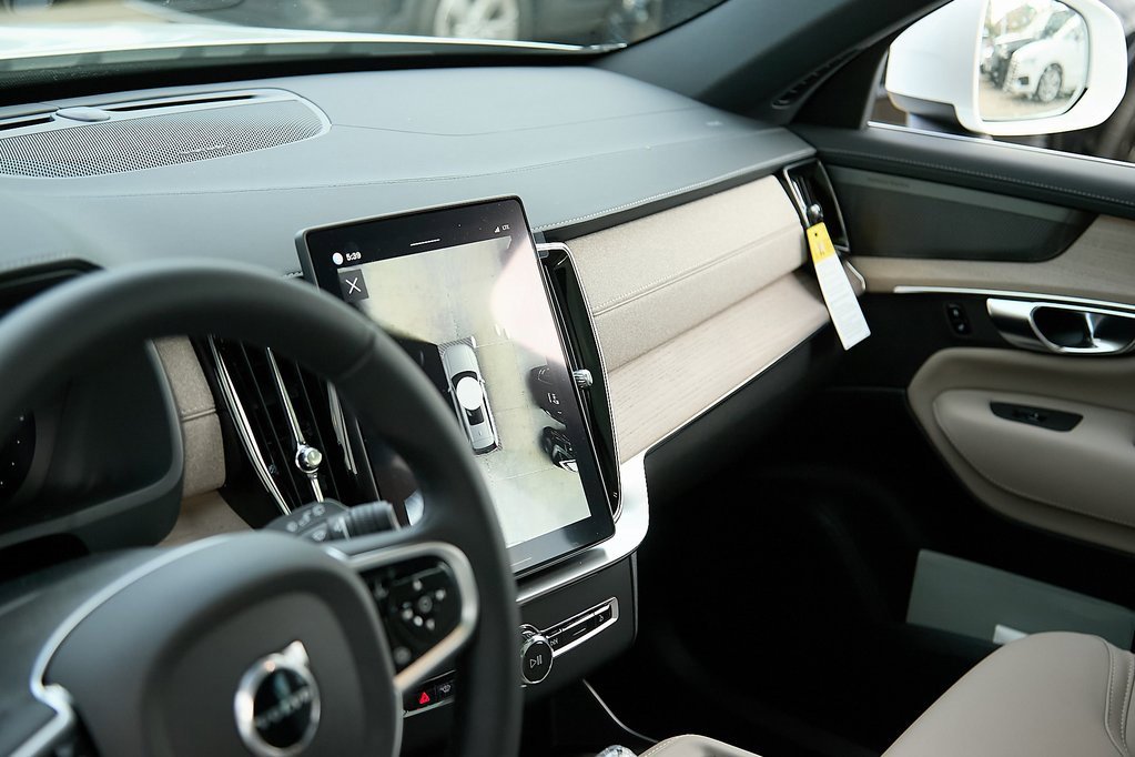 New 2026 Volvo XC90 T8 Plus image 14