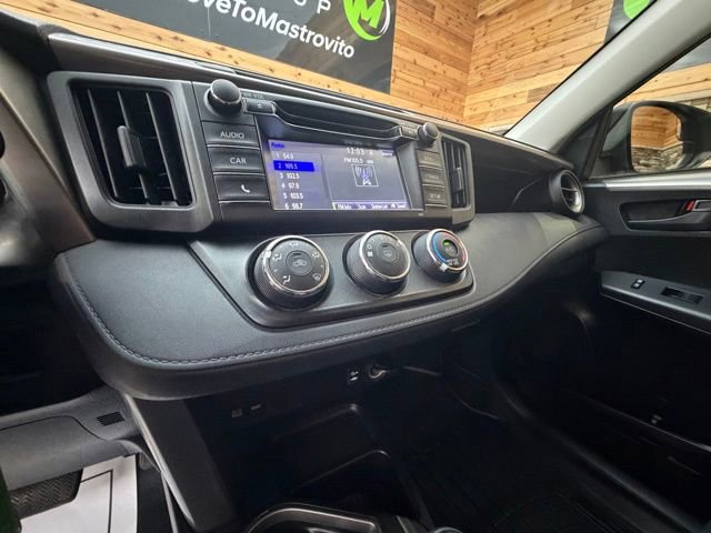 Used 2016 Toyota RAV4 LE AWD/4WD image 18