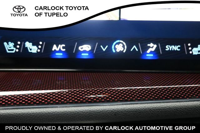 Used 2025 Chevrolet Traverse RS w/ LPO, Cargo Package FWD image 13
