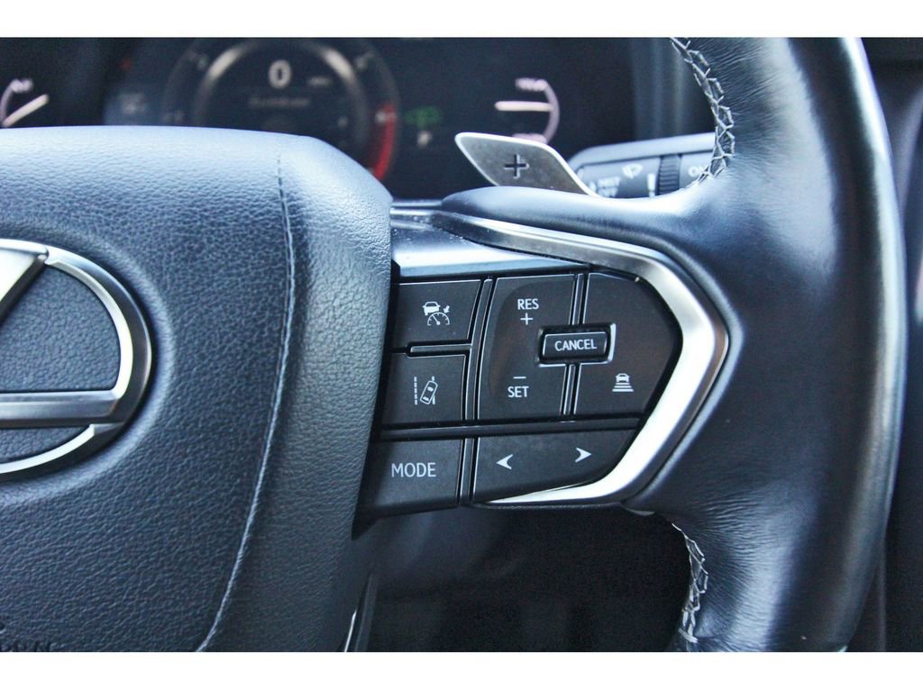 Used 2023 Lexus LX 600 4WD w/ Accessory Package (Z1) image 16