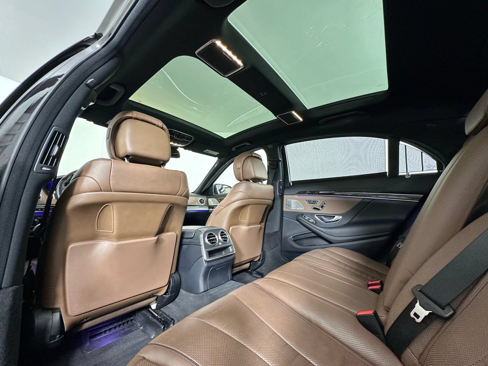 Used 2014 Mercedes-Benz S 550 Sedan w/ Edition 1 Package image 19