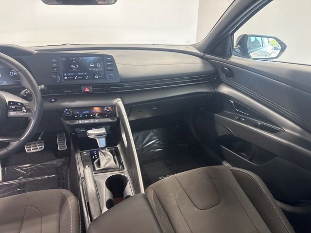 Used 2025 Hyundai Elantra Sport image 19