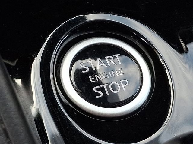 Used 2023 Nissan Versa SV image 24