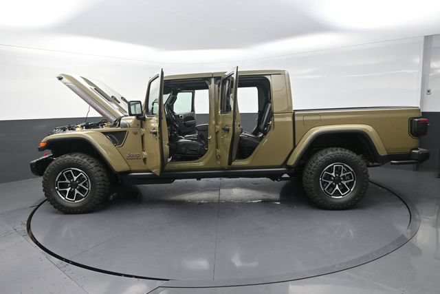 New 2026 Jeep Gladiator Sport AWD/4WD image 32