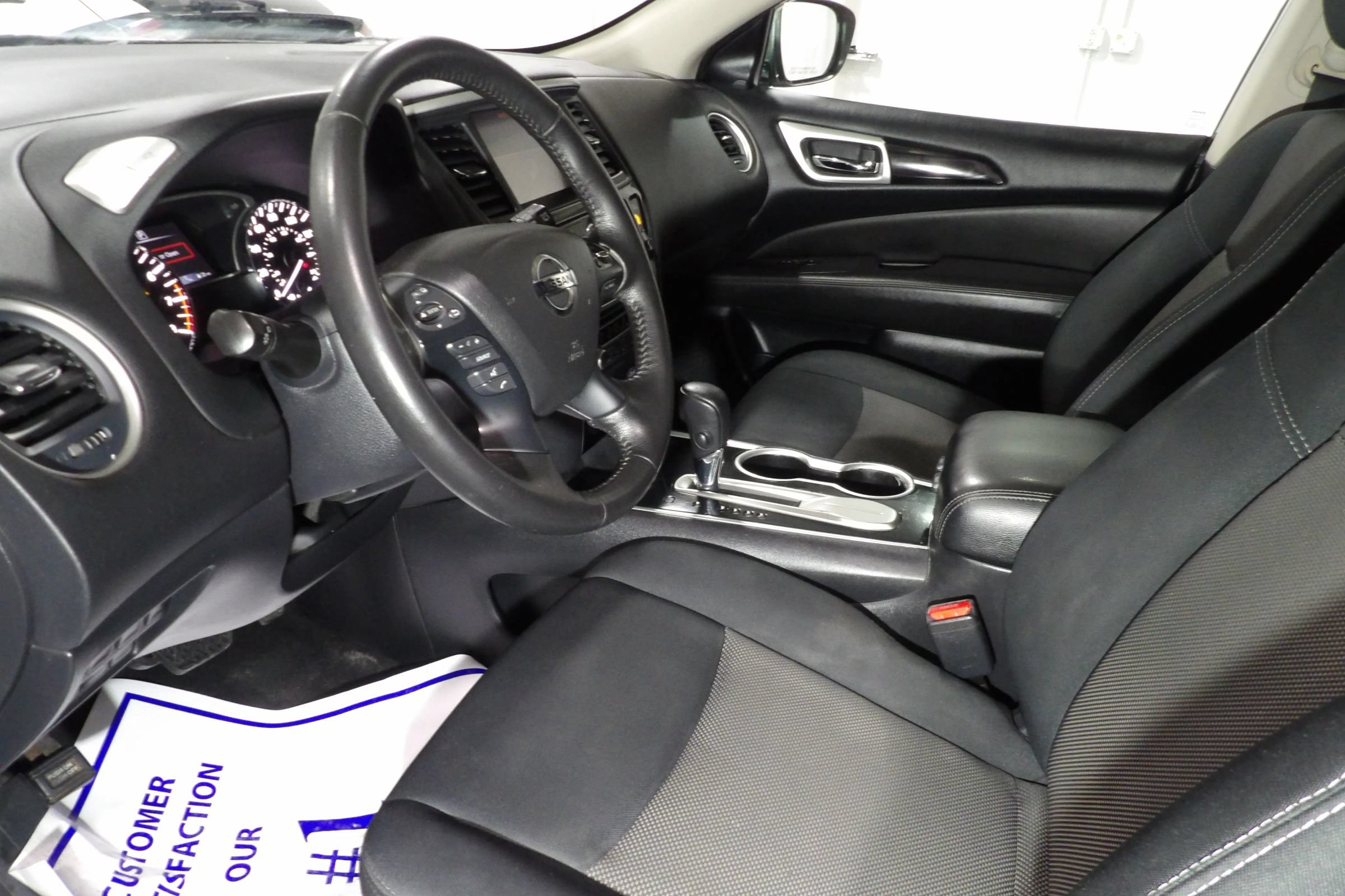 Used 2019 Nissan Pathfinder SV FWD image 10