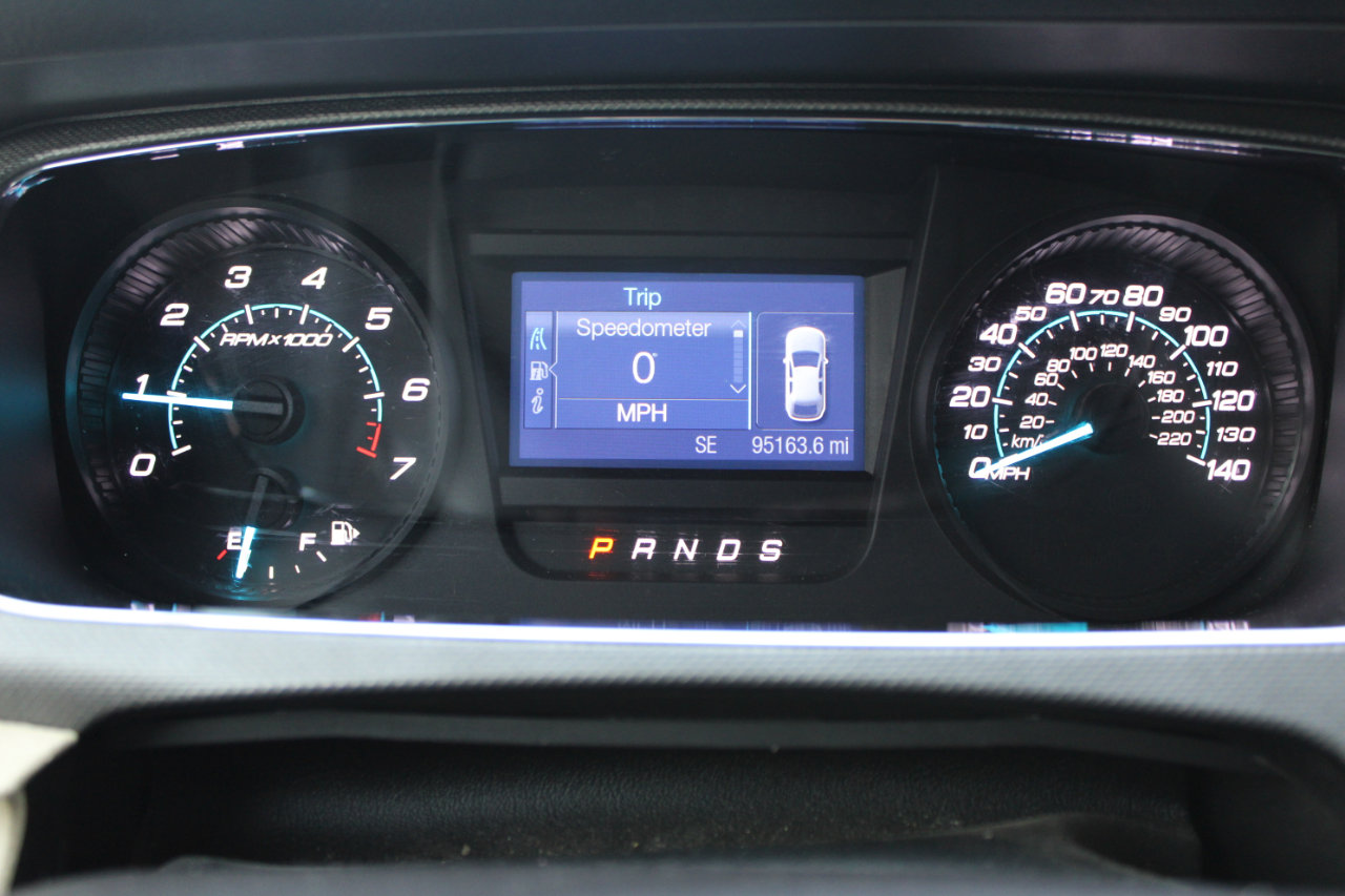 Used 2017 Ford Taurus SE image 21